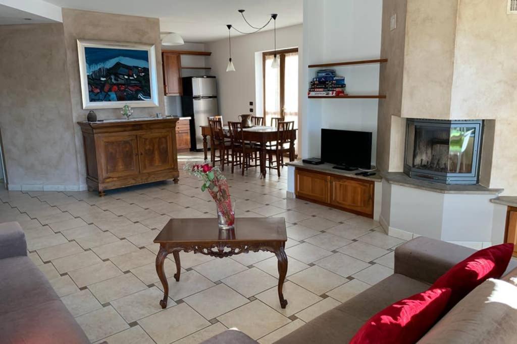 Cozy House On Iseo Lake Fonteno Exterior photo